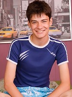 Hot show off of sleepy twink in high quality pictures